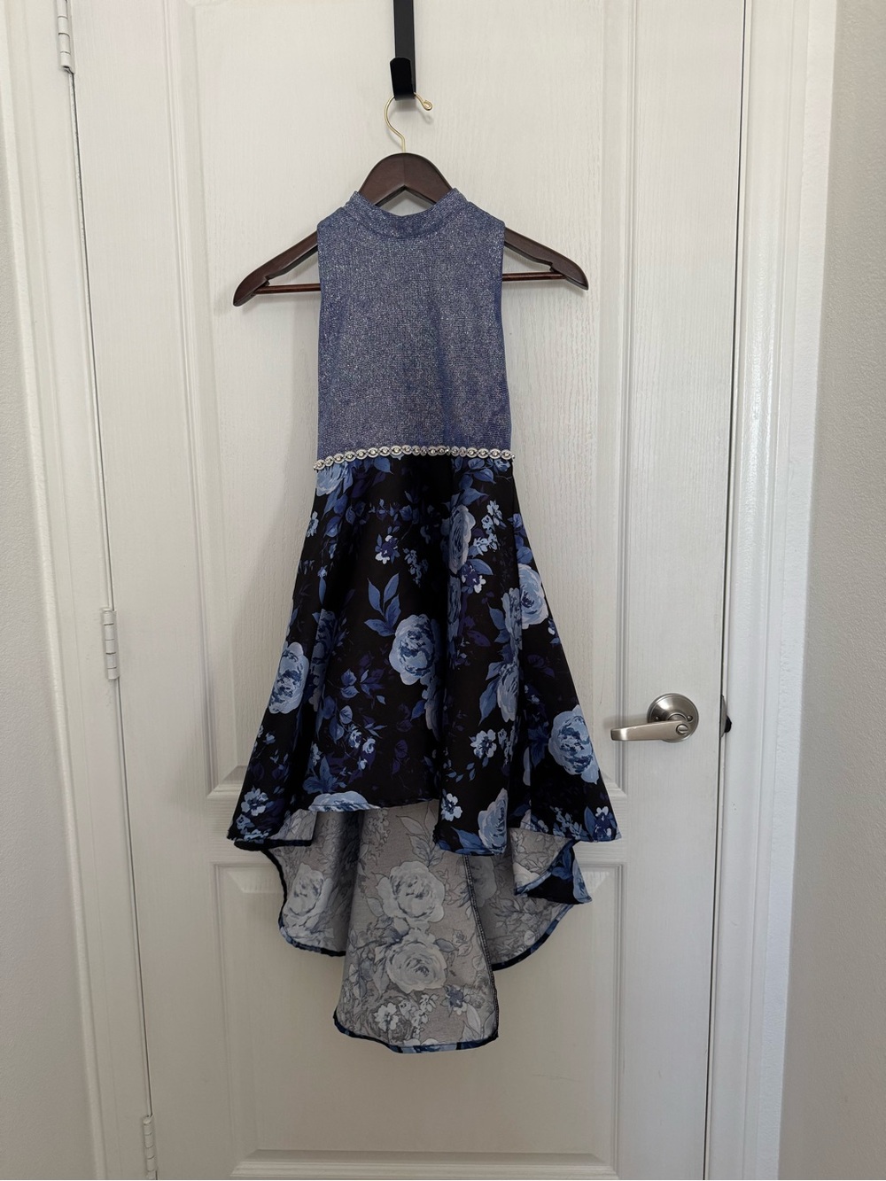 Girls Blue Floral High-Low Shimmer Dress. Size 8.